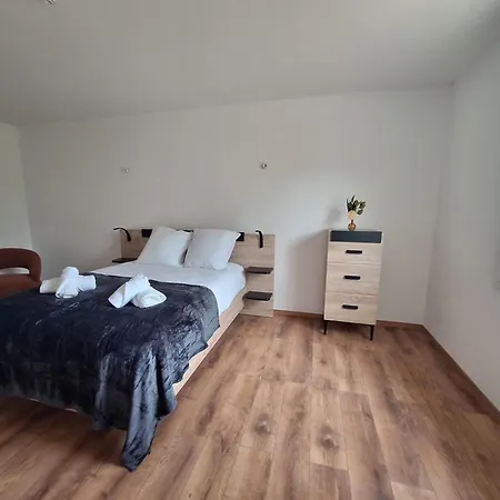Ferienhaus Maison Garnier - Downtown - Wifi - 1 Hour From Paris